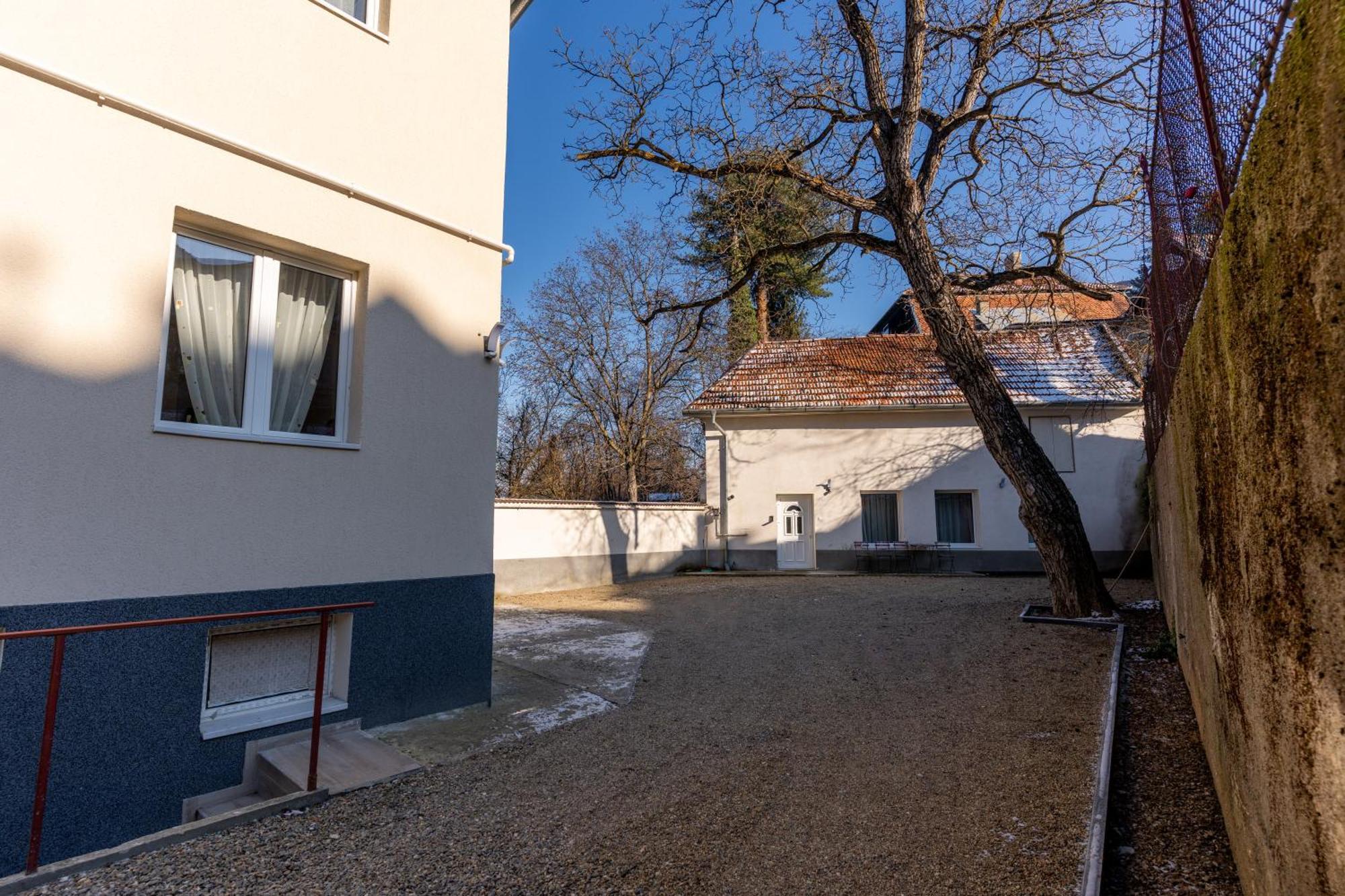 Crisan - Crisan Apartment *