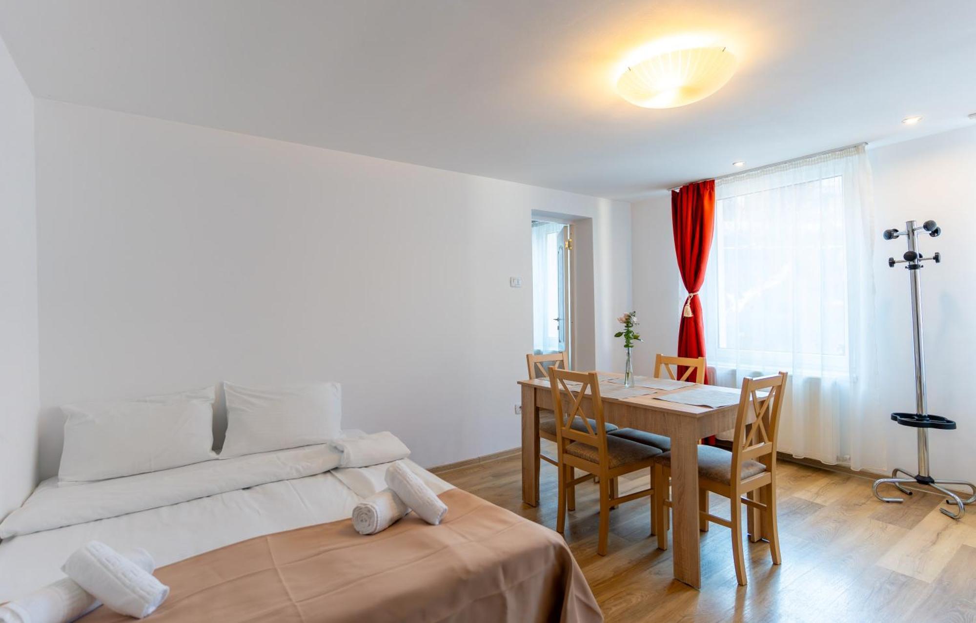 Apartment Crisan - Crisan *